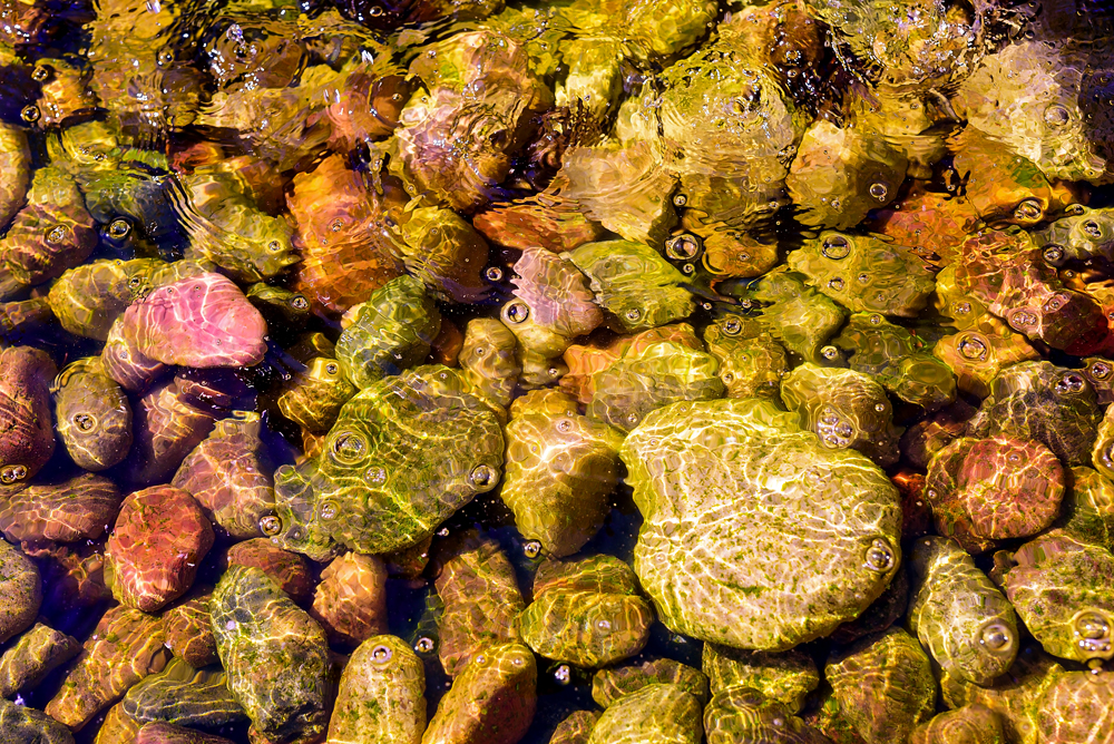 07 May 2016 - Underwater Rocks with Bubbles.jpg