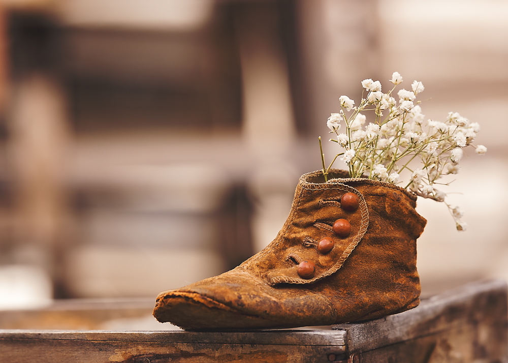 11 April 2016 - Baby Shoe With Babies Breath.jpg
