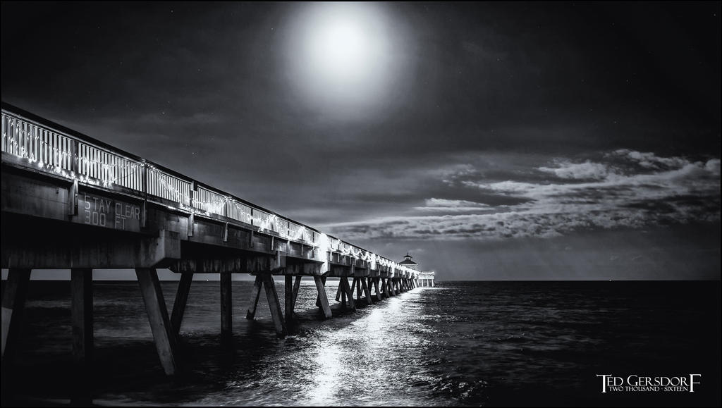12-14-16 Night Pier     12BWSmall_2064CMA  8-28-2015.jpg