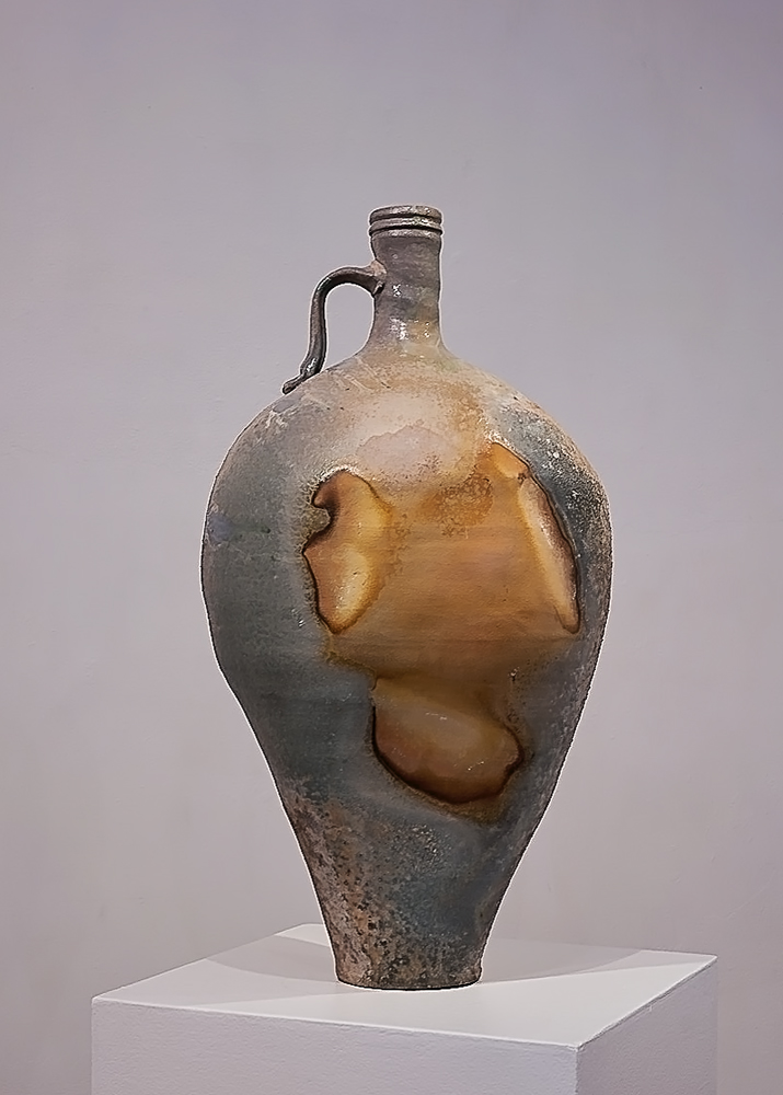 18 March 2016 - Vase on Pedastel.jpg