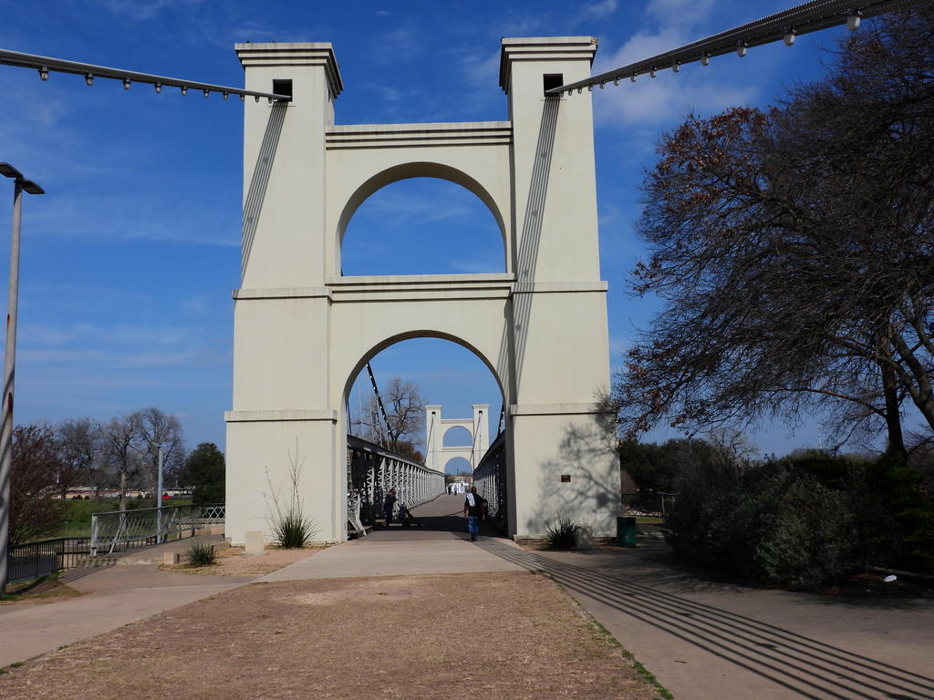 1870 Waco Suspension Bridge 002 sm.jpg