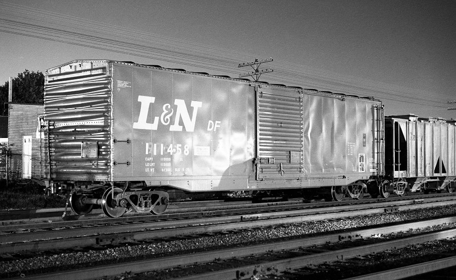 1970s Mid BOXCAR LN 111458 Barrington IL - for upload.jpg