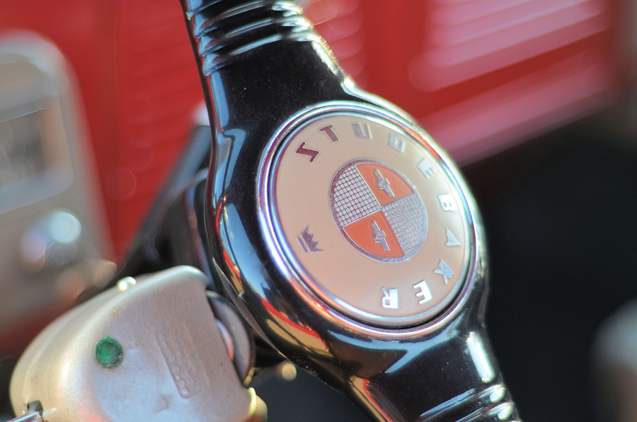 2012-11-03 Columbia SC Car Show Studebaker Steering Wheel - for upload to Nikon.jpg
