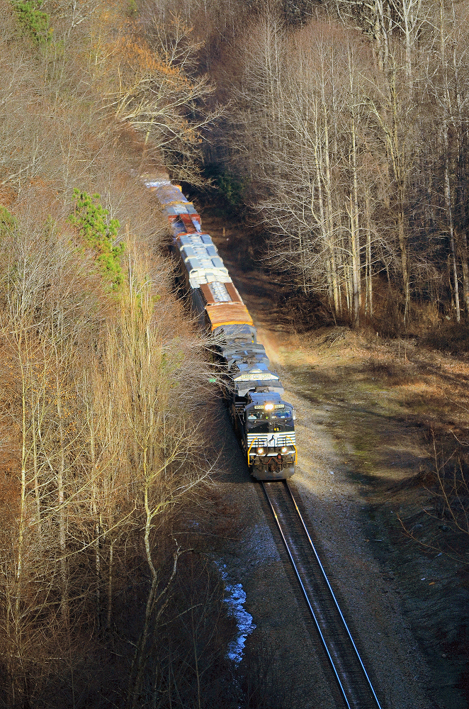 2013-12-26b Ridgecrest NC Westbound Freight.jpg