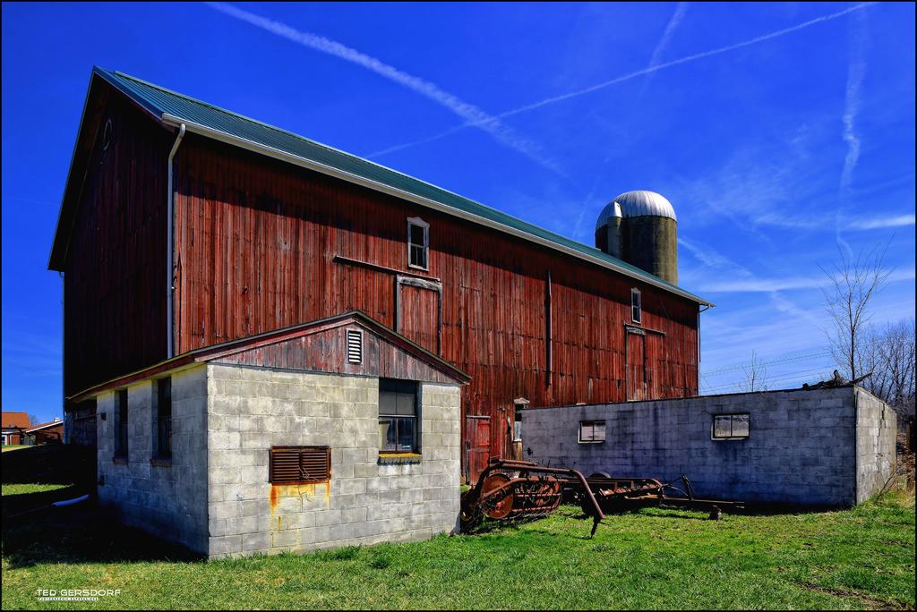2014 State Road Barn  2.jpg