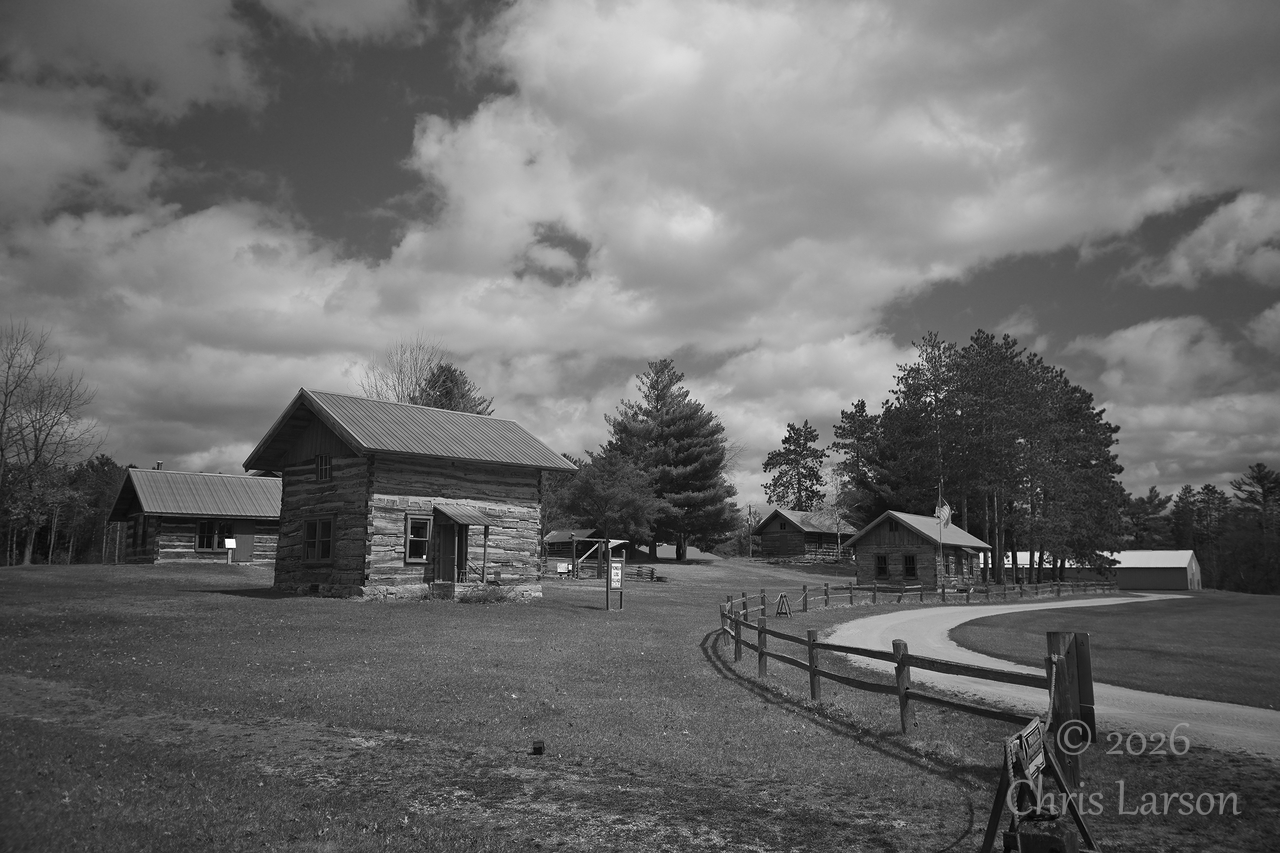 2026-04-06_log cabin01.jpg