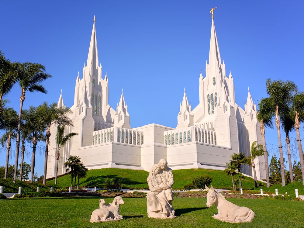 29 November 2015 - LDS Temple, La Jolla, CA (1).jpg
