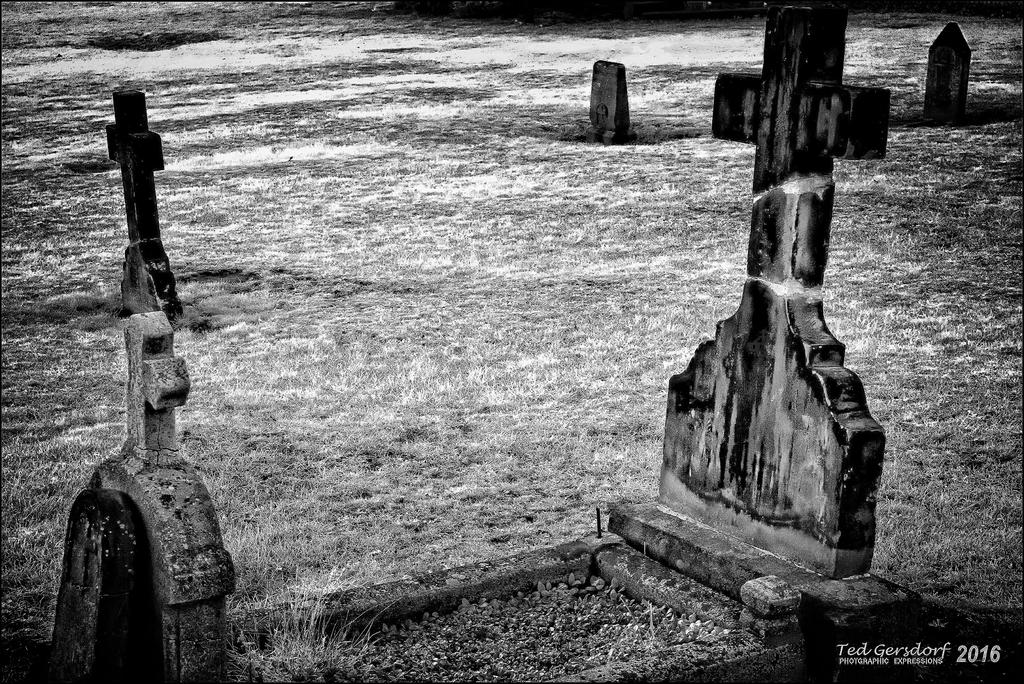 4-1-16 Bagley Cemetery   4BW.jpg