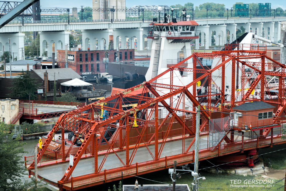 8-19-17 Vet Mem Bridge (1 of 1)-11_01.JPG