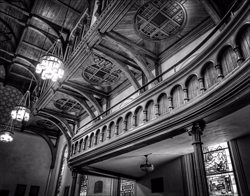 9-28-15 Old Stone Church   4BW.jpg