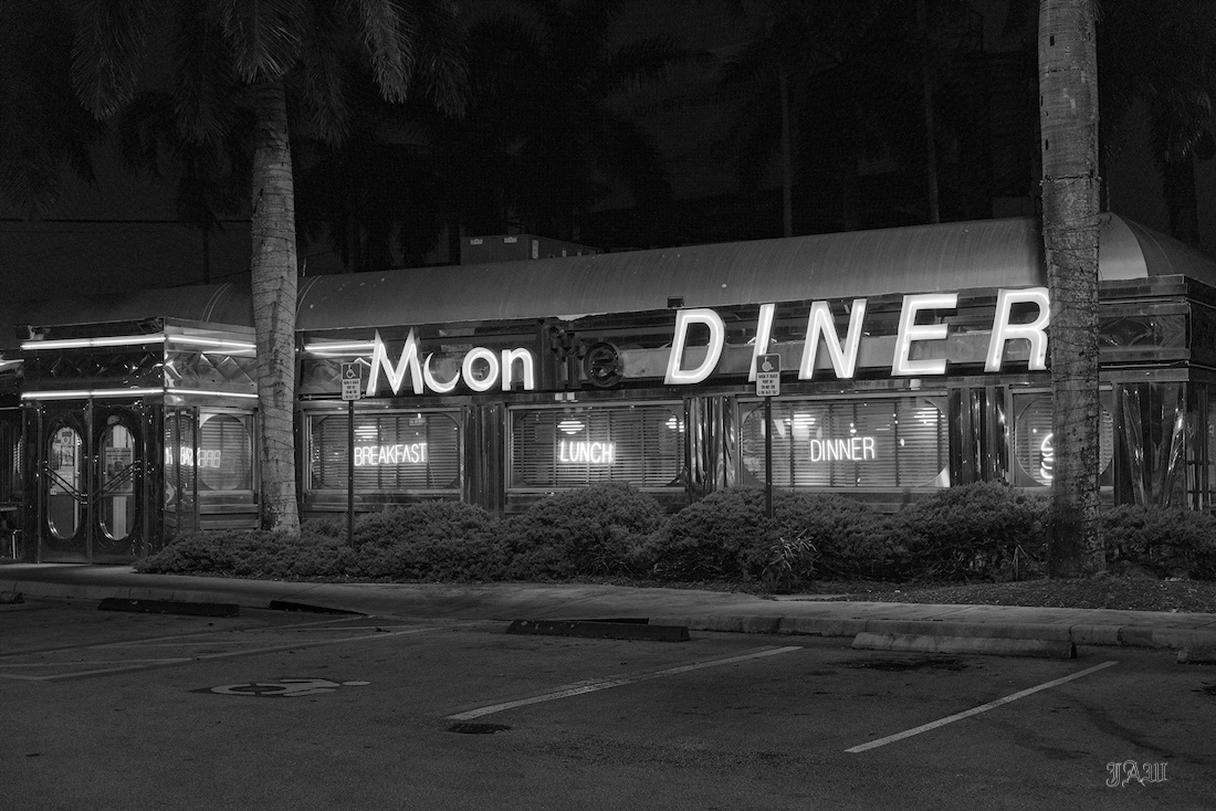_D815264_BW.jpg