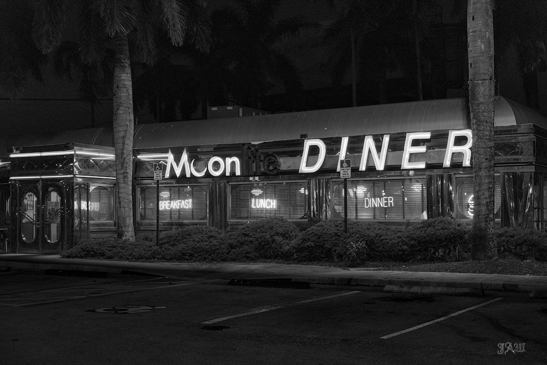 _D815264_BW_2.jpg