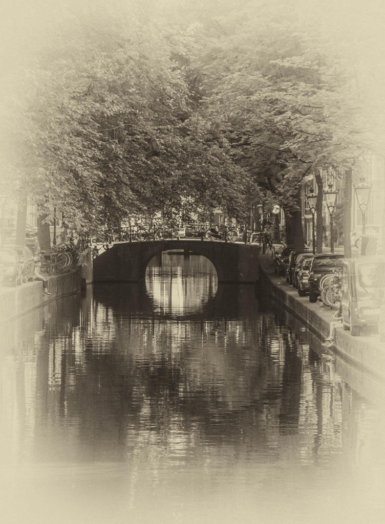 Amsterdam Bridge.jpg