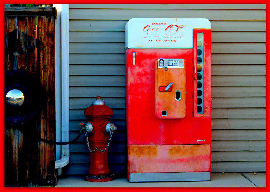Antique Coca Cola Machine.jpg