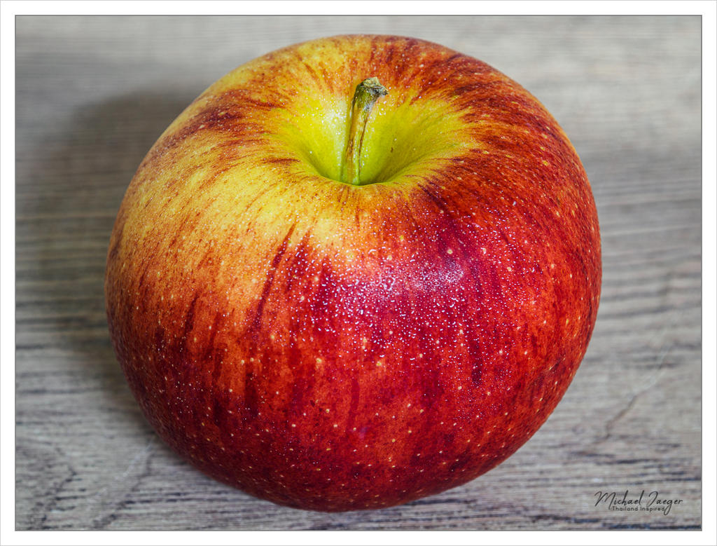 apple.jpg
