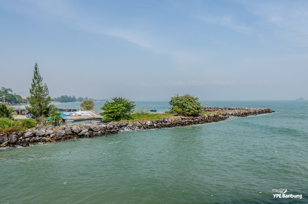 at-the-sea-hua-hin1-1.jpg