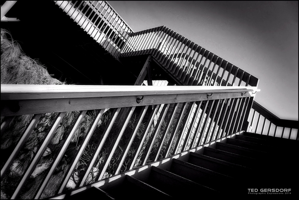 B&W Stairway Study 3_294.JPG