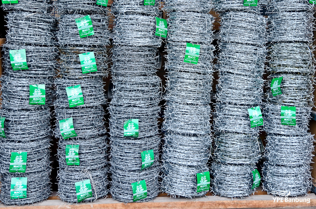 barbed-wire-1.jpg