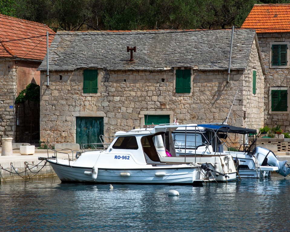 Boat garage.jpg