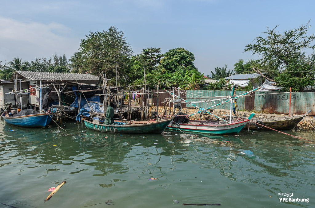 boats-at-the-sea-1.jpg