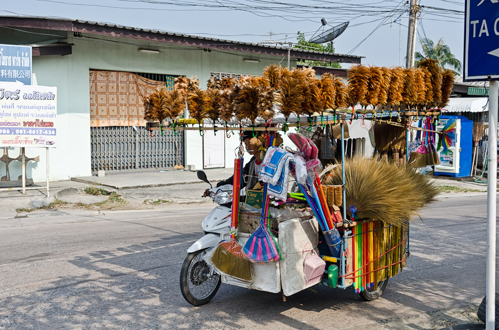 broomvendor-1.jpg