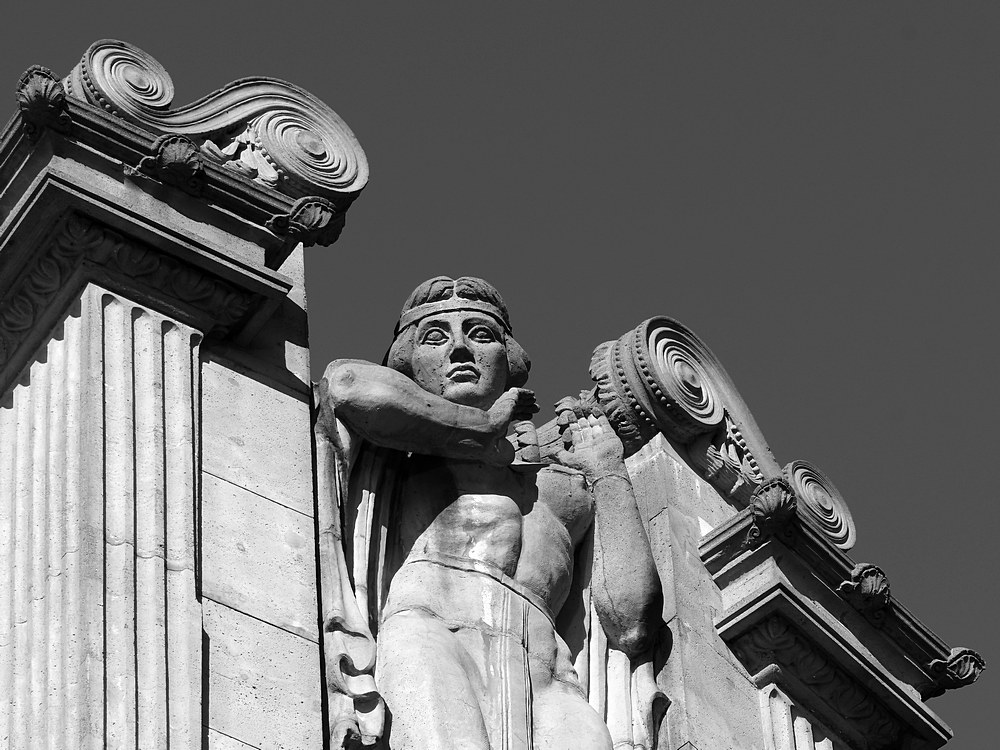 BuildingBW.JPG