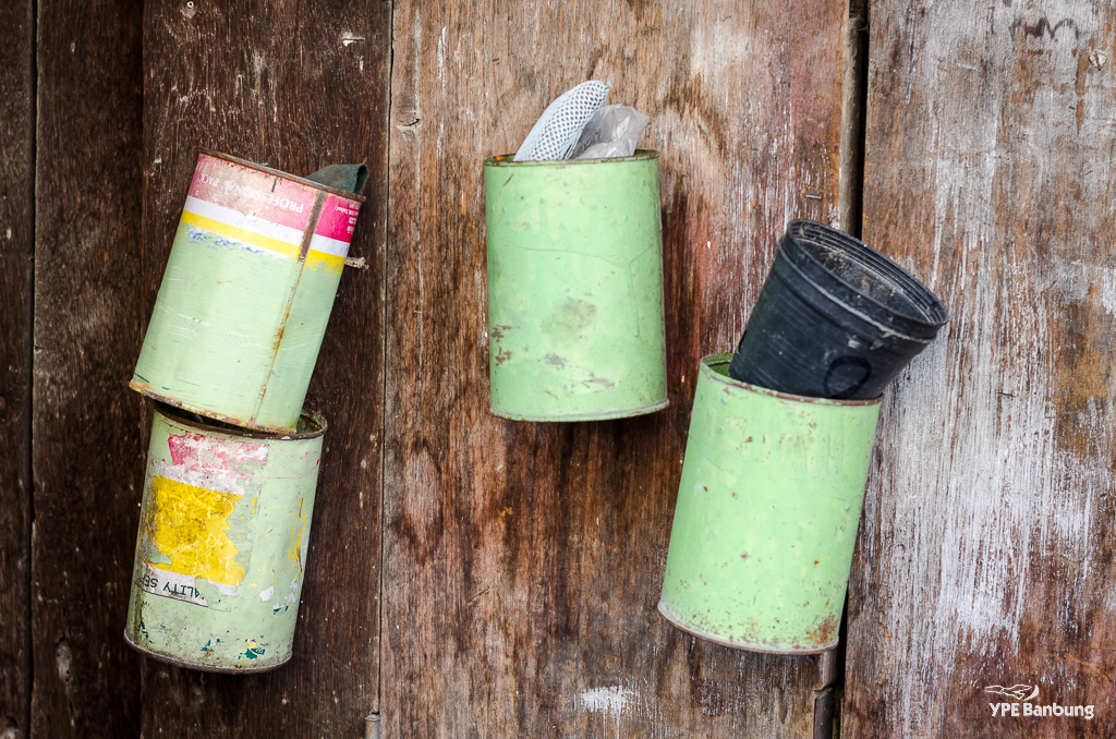 cans-1.jpg