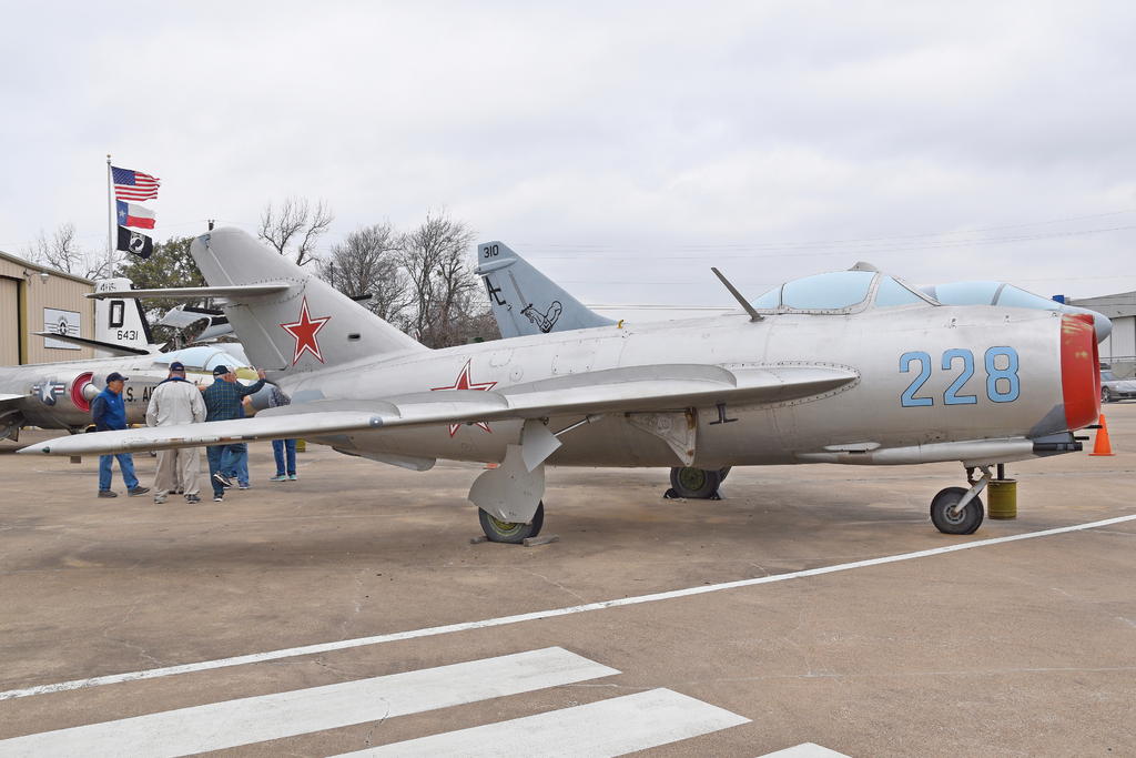CFM 12 - MiG-17F.jpg