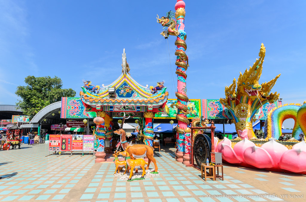 chachengsao white statue-3.jpg