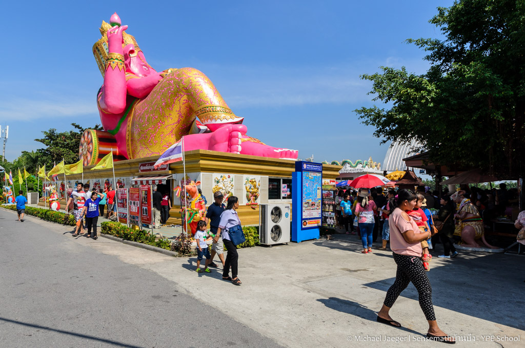 chachengsao white statue-5.jpg