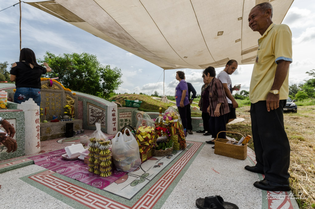 chinese-grave-yard-family-PREPAIR-3.jpg