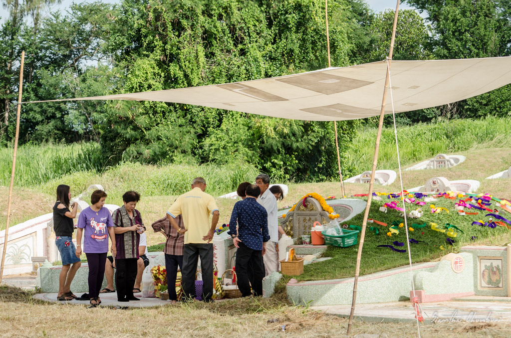 chinese-grave-yard-family-PREPAIR-4.jpg