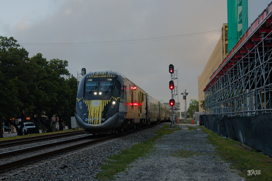 D81_4367__Train.jpg