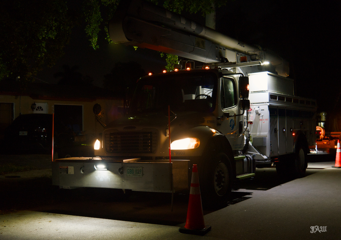 D81_6081_Car & Truck.jpg