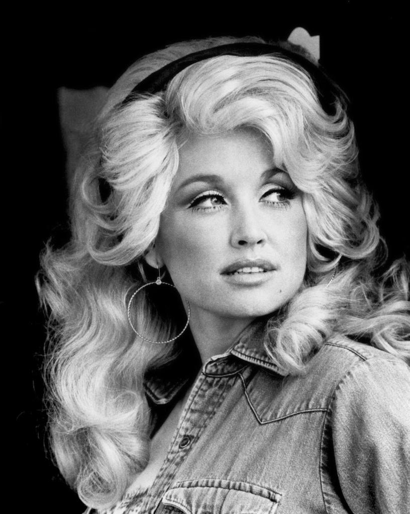 Dolly Parton, 1970s (1).jpg