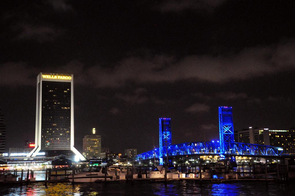 Downtown @ night.jpg