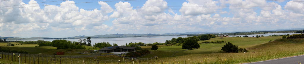 DSC_5308_stitch Lake Waikare_2.jpg