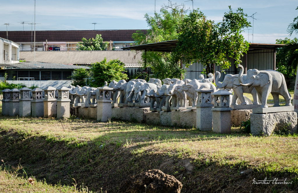 elephants-stone-1.jpg