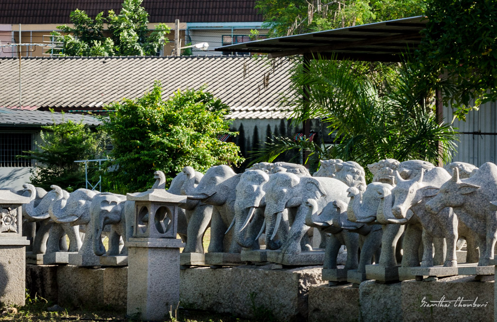 elephants-stone-2.jpg