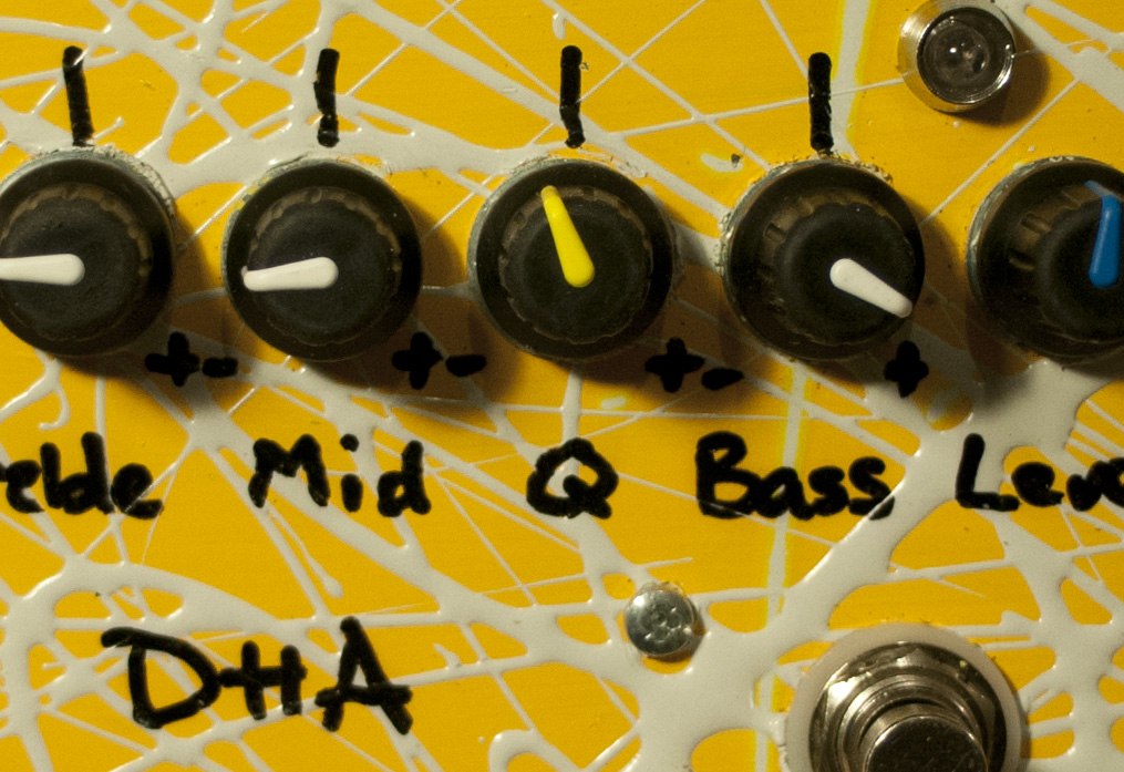 EQ pedal f3.5 100% crop.jpg
