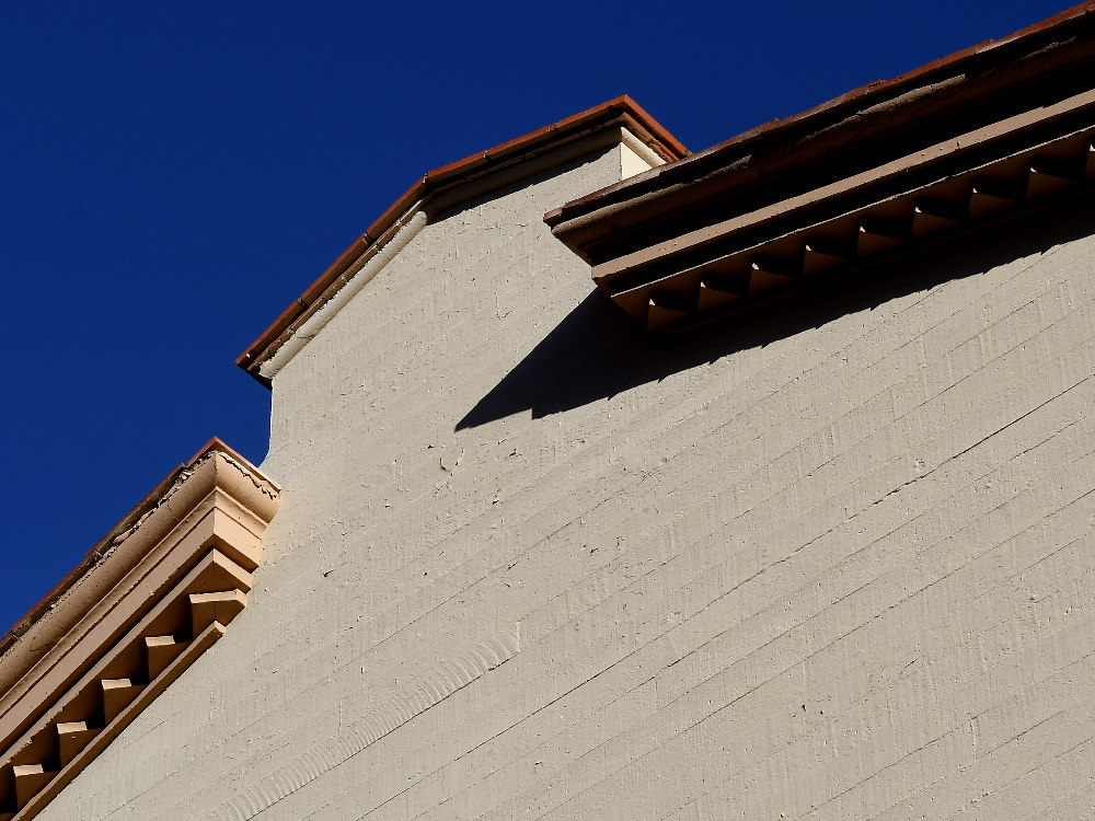 Facade2.jpg