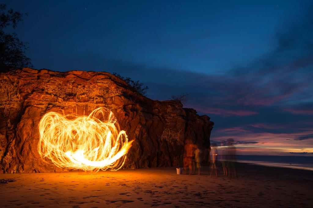 Fire spinning-3.jpg