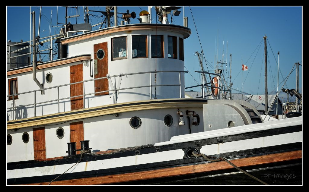 fishing boats (7).JPG