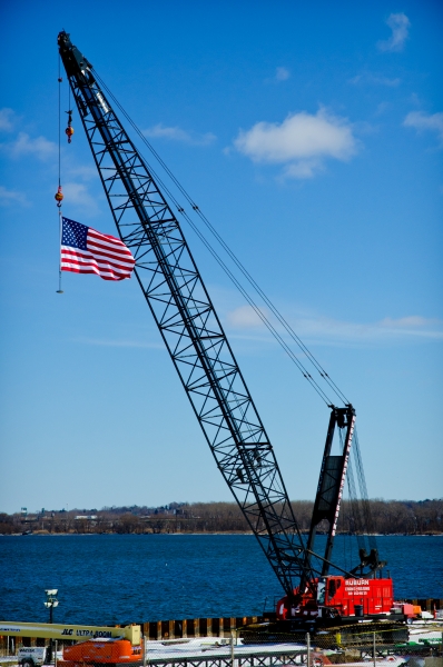 flag crane.JPG