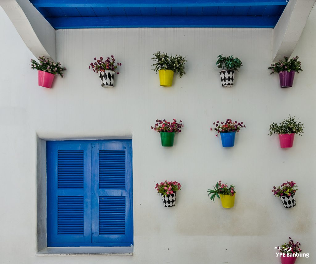 flowers-on-the-wall-7.jpg