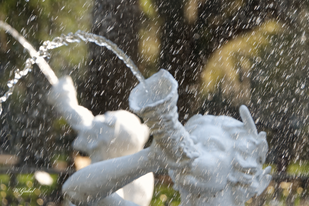 fountain rain sm.jpg