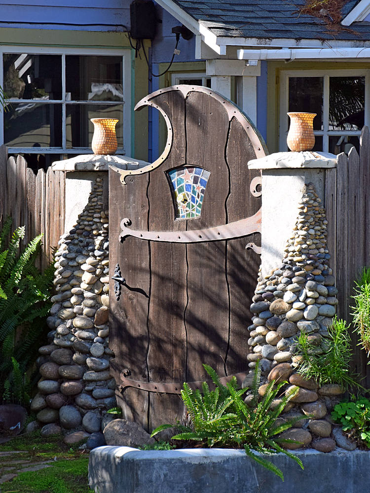 Gate.jpg