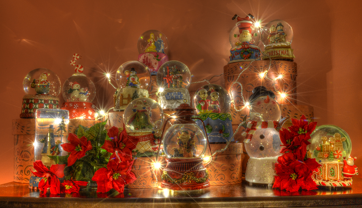 Christmas Globes - 6 Images.  3 exposure difference between each.  Merged with Photomatix Pro 4.2.4
