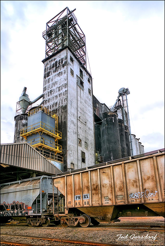 Granger Grain Tower.jpg
