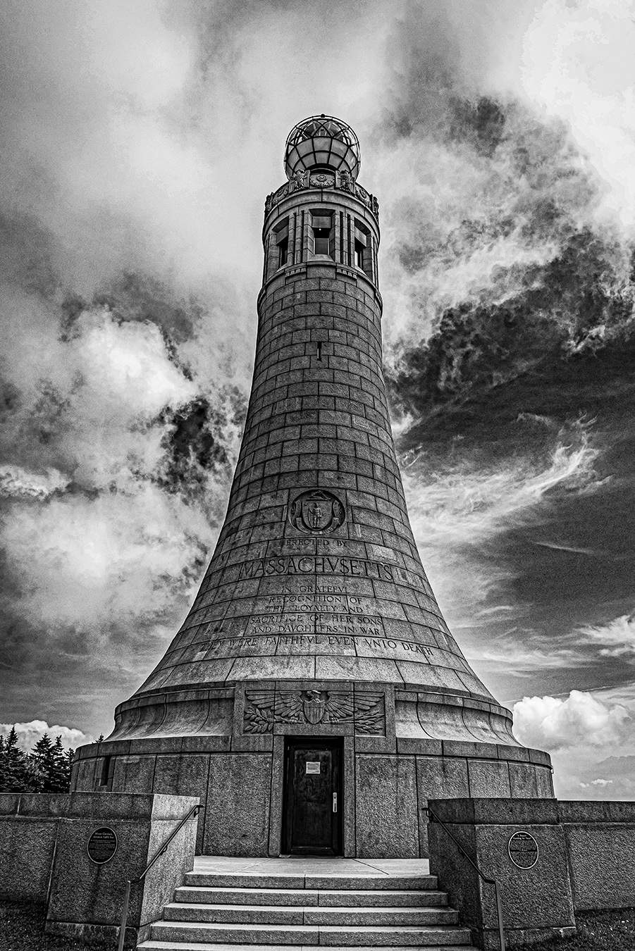 Greylock_024-028-HDRcr-dBW-grg-1350.jpg